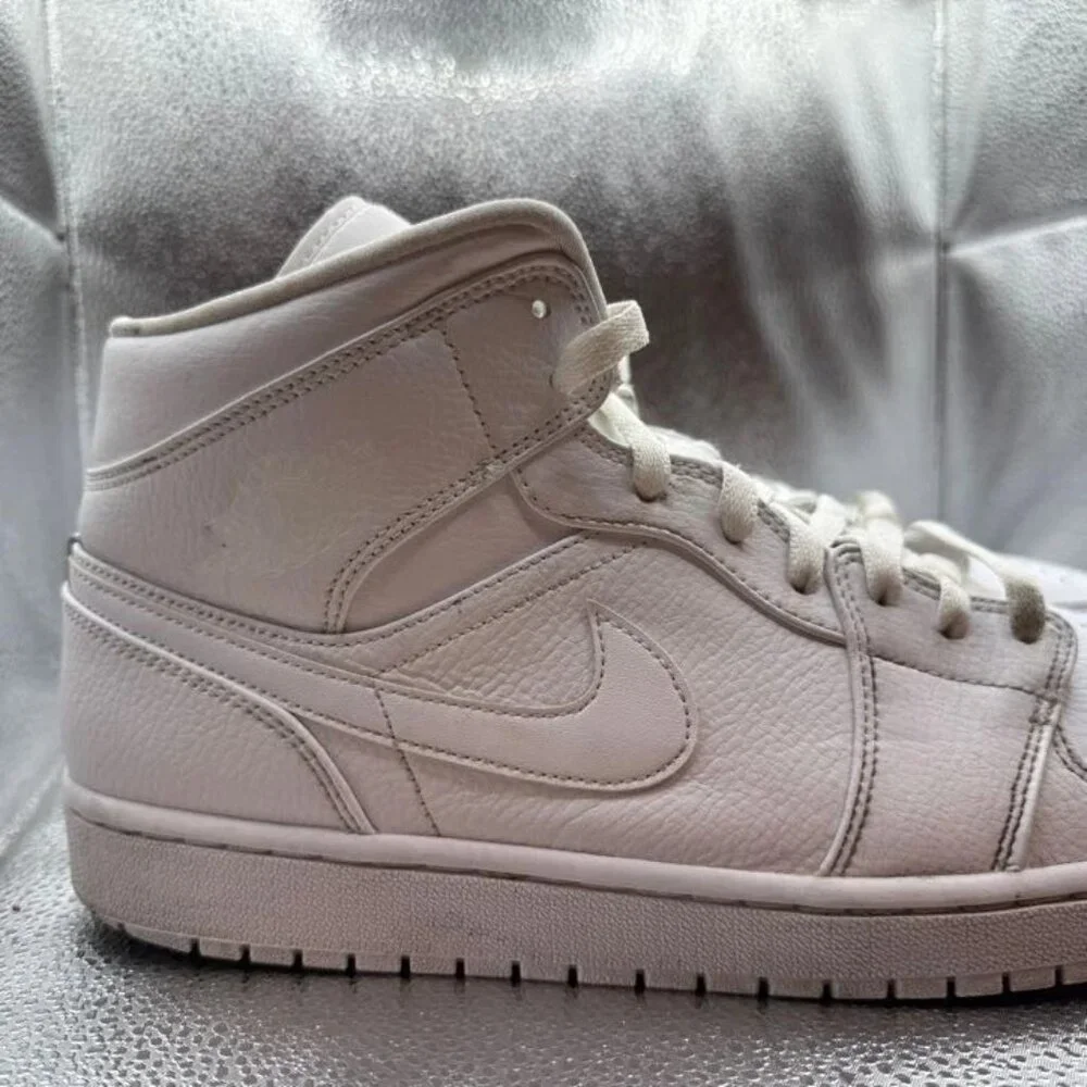 Nike product pair